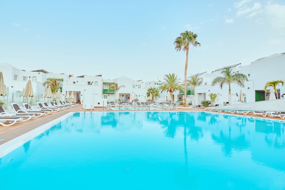 Gloria Izaro Club Hotel — Swimming pool in Puerto del Carmen, Canary Islands