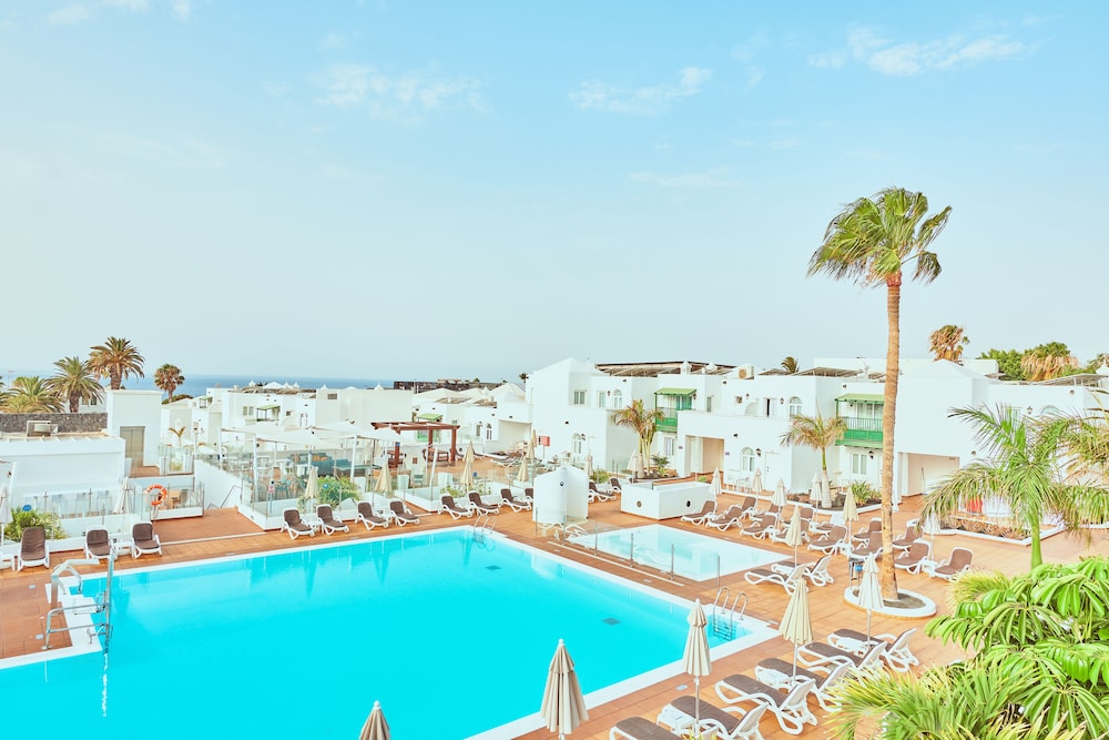 Gloria Izaro Club Hotel — Swimming pool in Puerto del Carmen, Canary Islands