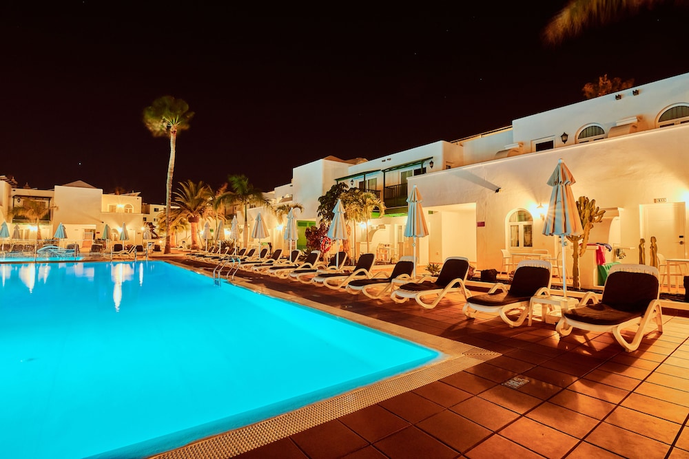 Gloria Izaro Club Hotel — Swimming pool in Puerto del Carmen, Canary Islands
