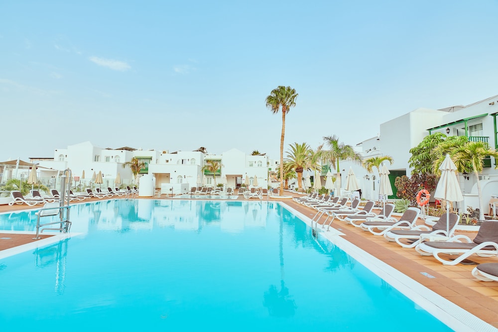 Gloria Izaro Club Hotel — Swimming pool in Puerto del Carmen, Canary Islands