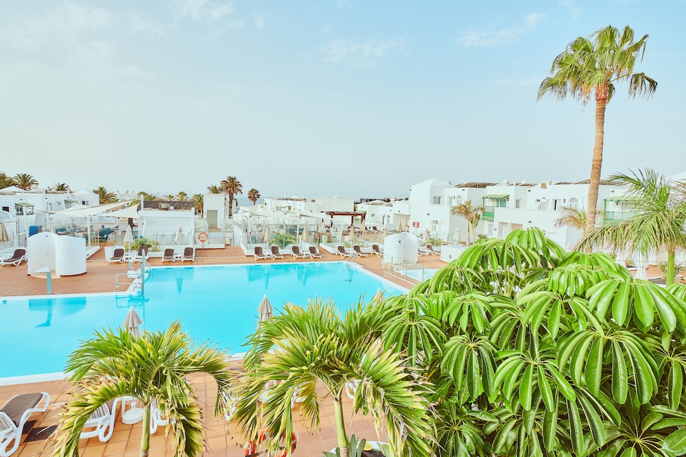 Gloria Izaro Club Hotel — Swimming pool in Puerto del Carmen, Canary Islands