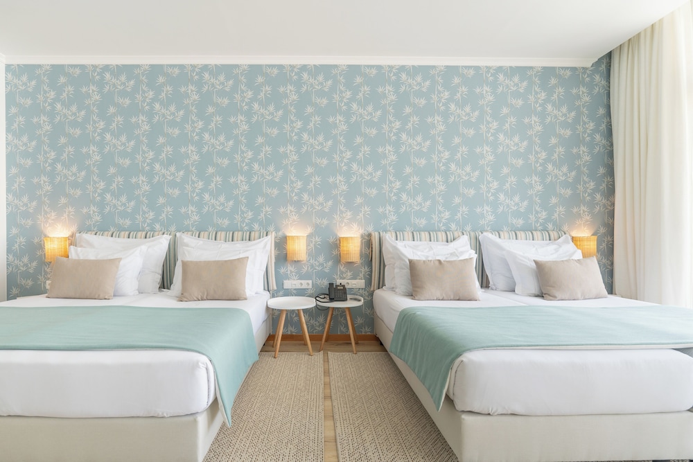 Studios by Aqua Natura Hotels — Hotel rooms in Porto Moniz, Madeira