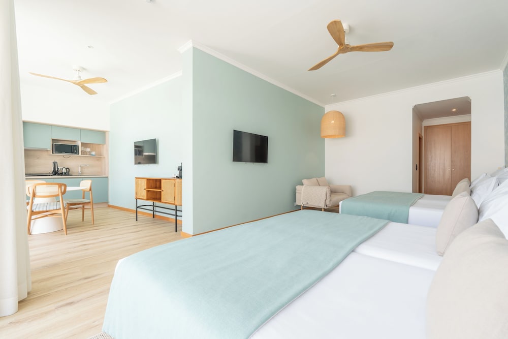 Studios by Aqua Natura Hotels — Hotel rooms in Porto Moniz, Madeira