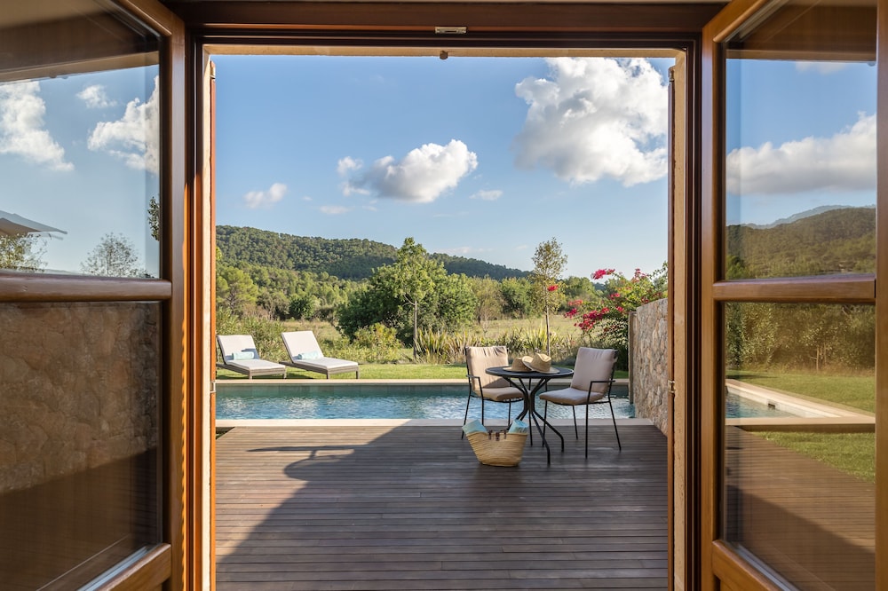 Castell Son Claret - The Leading Hotels of the World — Swimming pool in Andratx, Balearic Islands