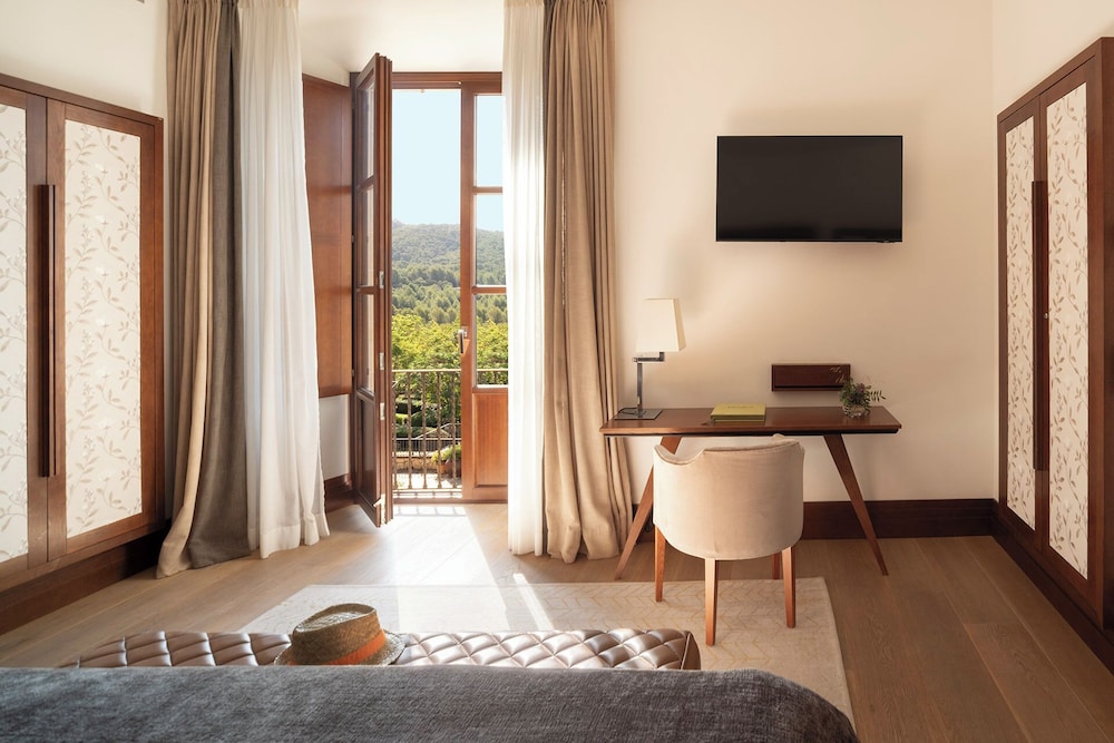 Castell Son Claret - The Leading Hotels of the World — Hotel rooms in Andratx, Balearic Islands