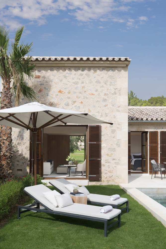 Castell Son Claret - The Leading Hotels of the World — Swimming pool in Andratx, Balearic Islands