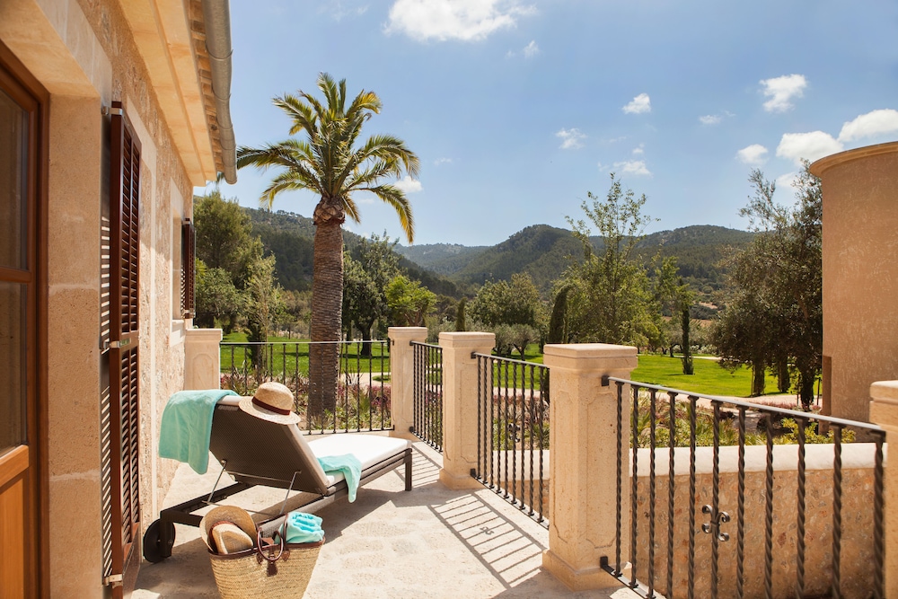 Castell Son Claret - The Leading Hotels of the World — Hotel building in Andratx, Balearic Islands