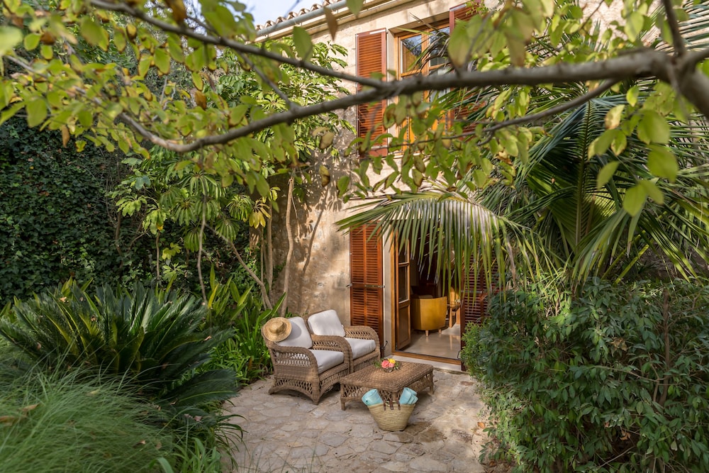 Castell Son Claret - The Leading Hotels of the World — Hotel building in Andratx, Balearic Islands