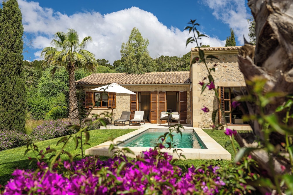 Castell Son Claret - The Leading Hotels of the World — Swimming pool in Andratx, Balearic Islands