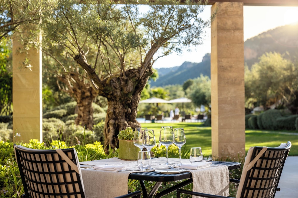 Castell Son Claret - The Leading Hotels of the World — Restaurant & bars in Andratx, Balearic Islands