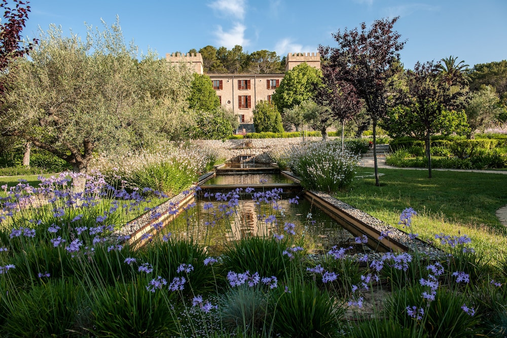 Castell Son Claret - The Leading Hotels of the World — Hotel building in Andratx, Balearic Islands