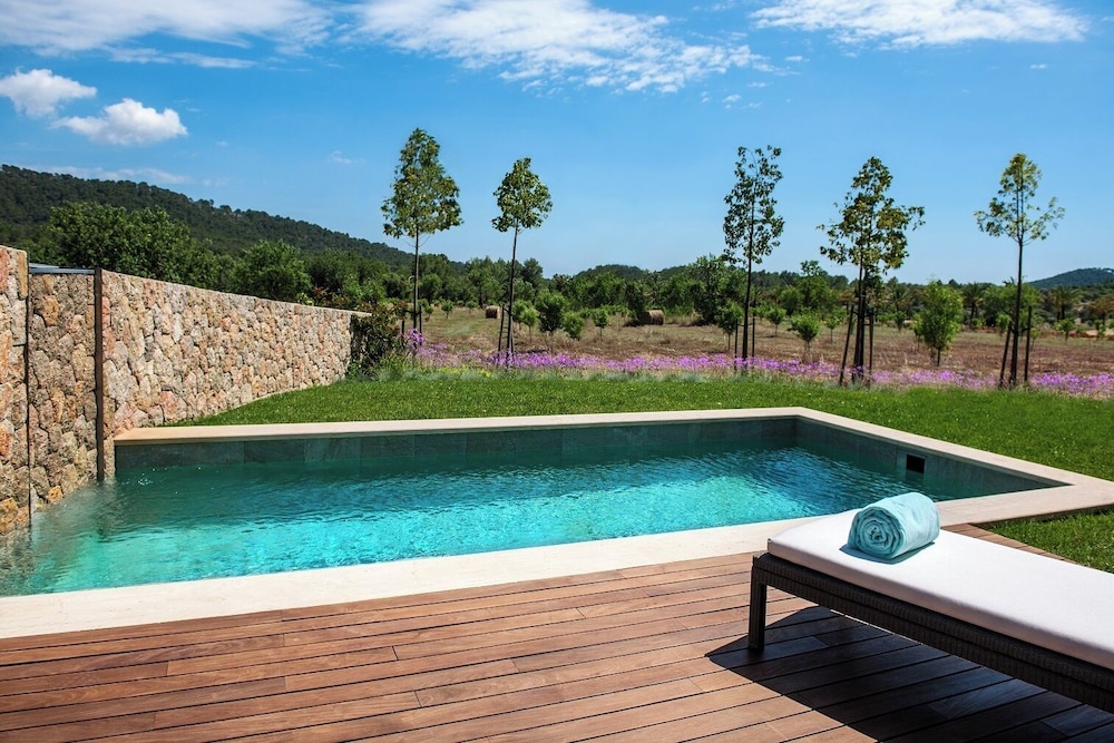 Castell Son Claret - The Leading Hotels of the World — Swimming pool in Andratx, Balearic Islands