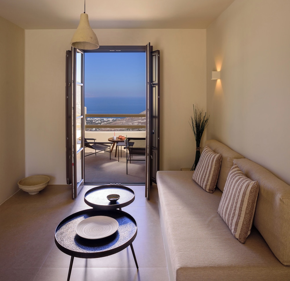 Elessa Hotel — Hotel rooms in Pyrgos Kallistis, South Aegean