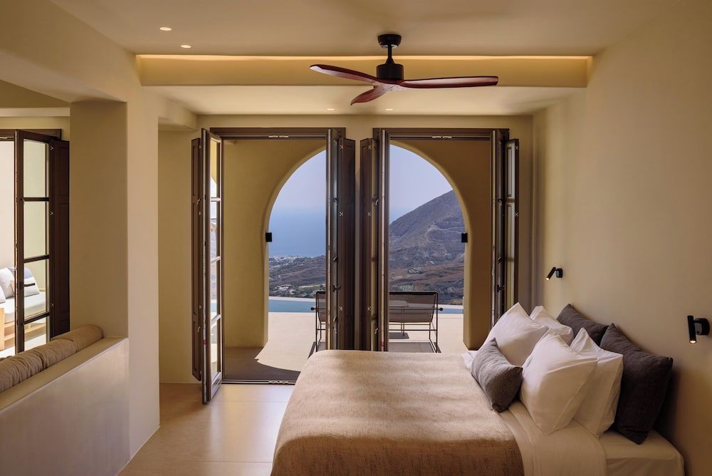 Elessa Hotel — Hotel rooms in Pyrgos Kallistis, South Aegean