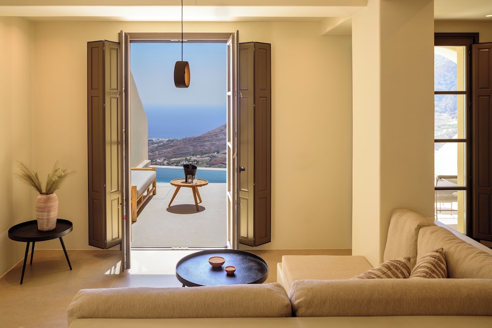 Elessa Hotel — Hotel rooms in Pyrgos Kallistis, South Aegean