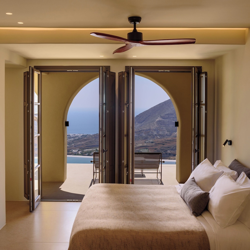 Elessa Hotel — Hotel rooms in Pyrgos Kallistis, South Aegean