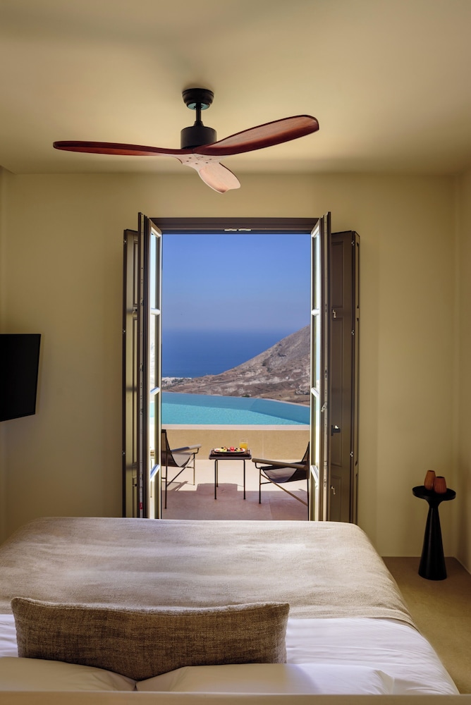 Elessa Hotel — Hotel rooms in Pyrgos Kallistis, South Aegean