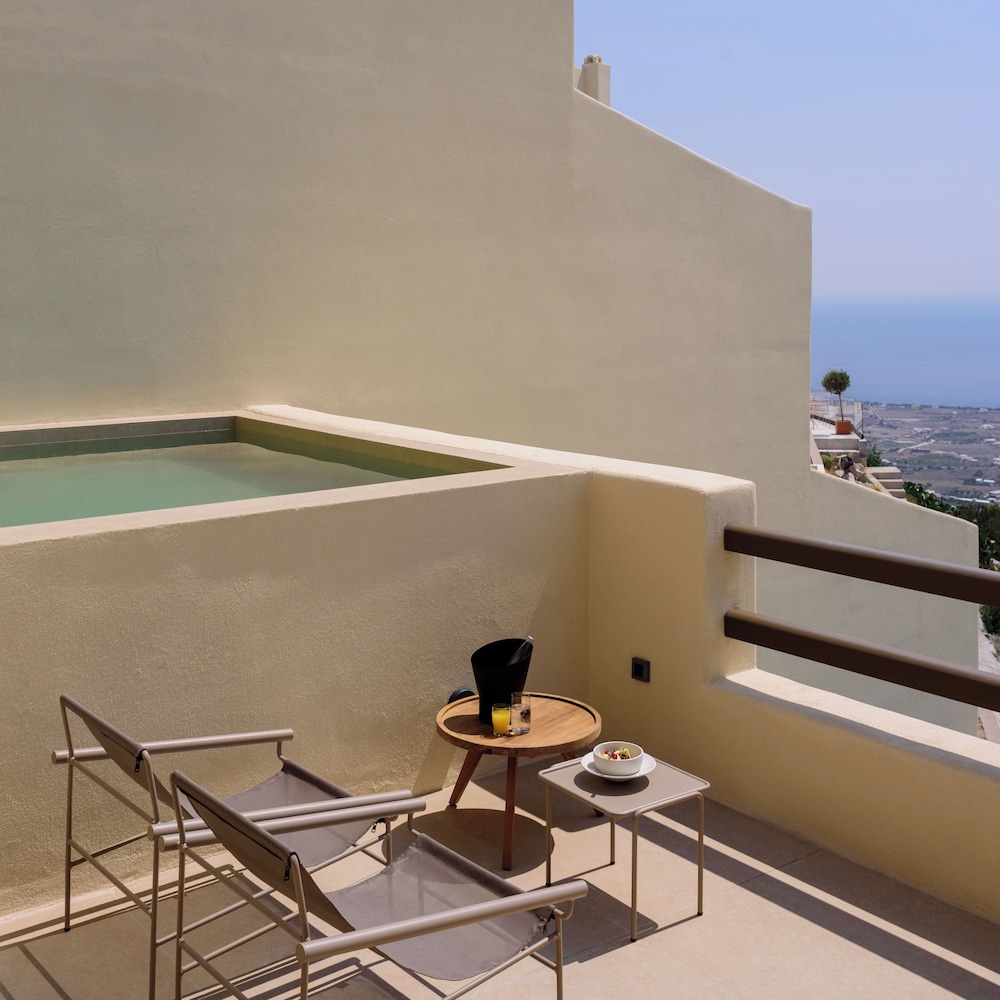 Elessa Hotel — Hotel rooms in Pyrgos Kallistis, South Aegean