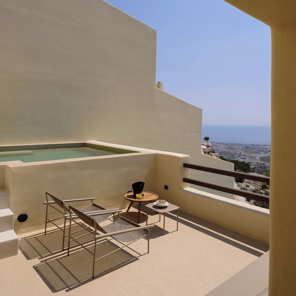 Elessa Hotel — Hotel rooms in Pyrgos Kallistis, South Aegean