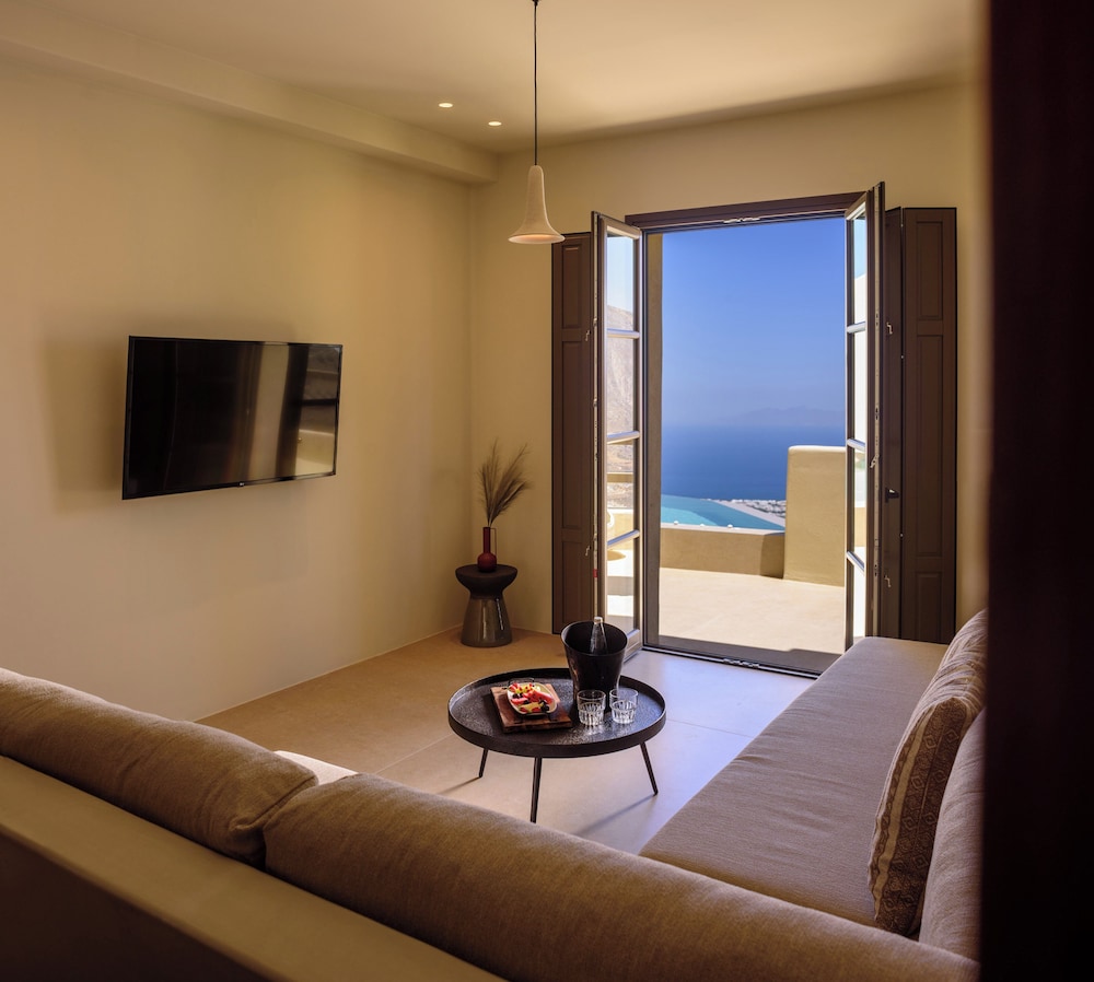 Elessa Hotel — Hotel rooms in Pyrgos Kallistis, South Aegean