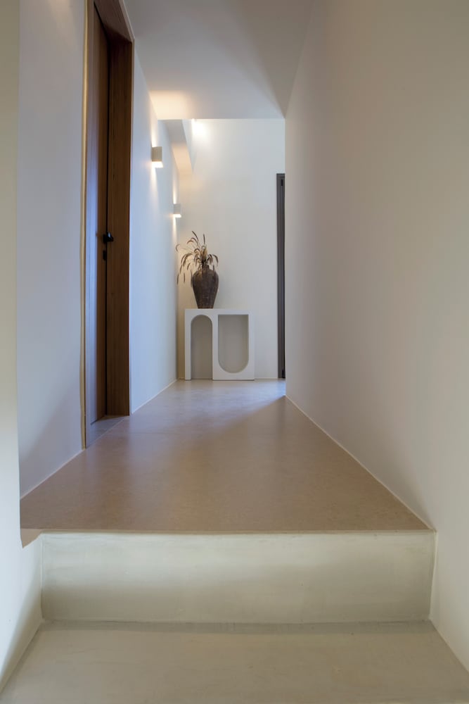Elessa Hotel — Hotel building in Pyrgos Kallistis, South Aegean