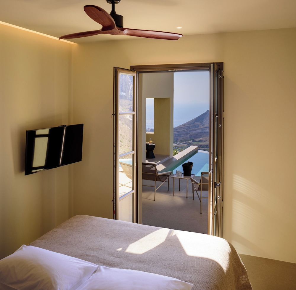 Elessa Hotel — Hotel rooms in Pyrgos Kallistis, South Aegean