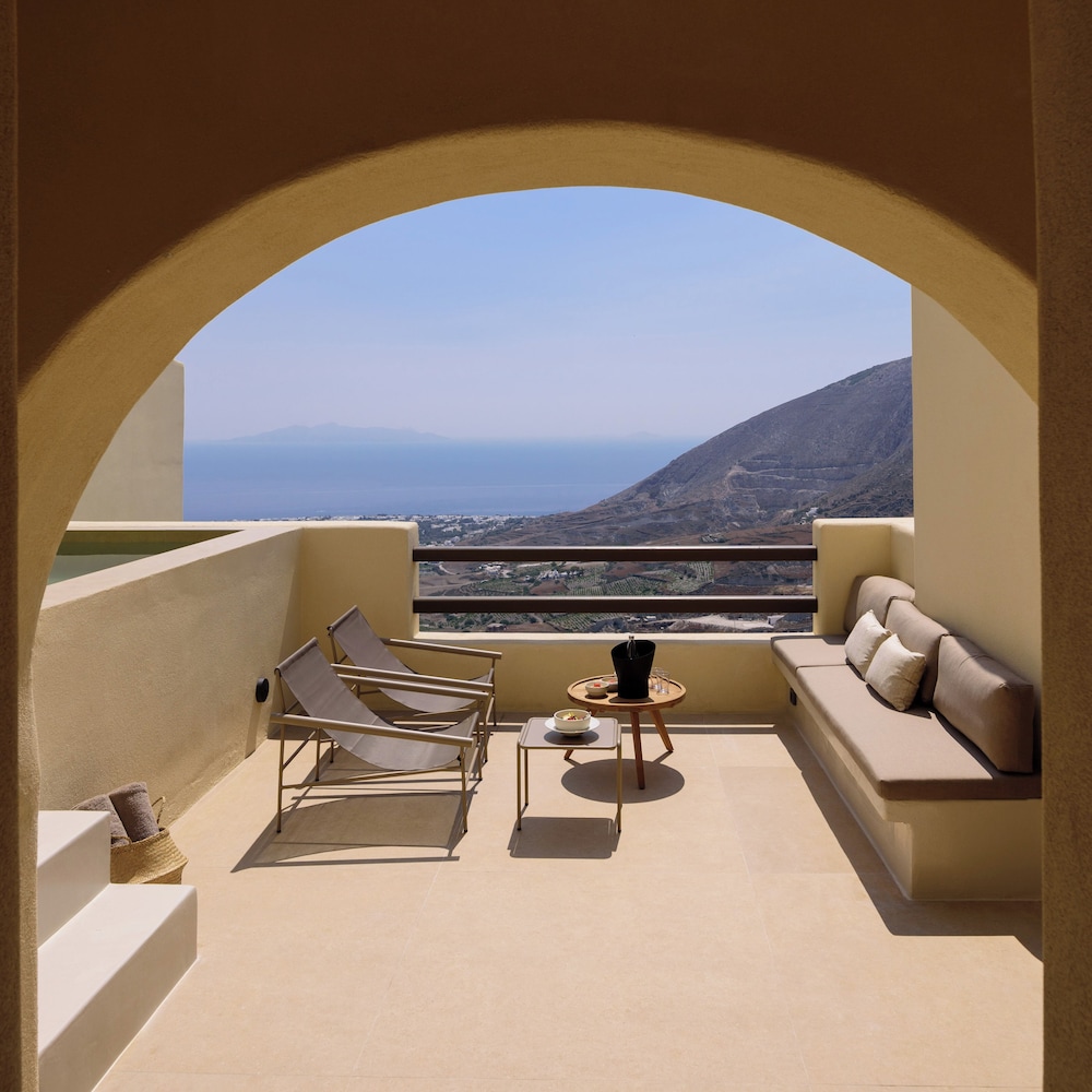 Elessa Hotel — Hotel rooms in Pyrgos Kallistis, South Aegean
