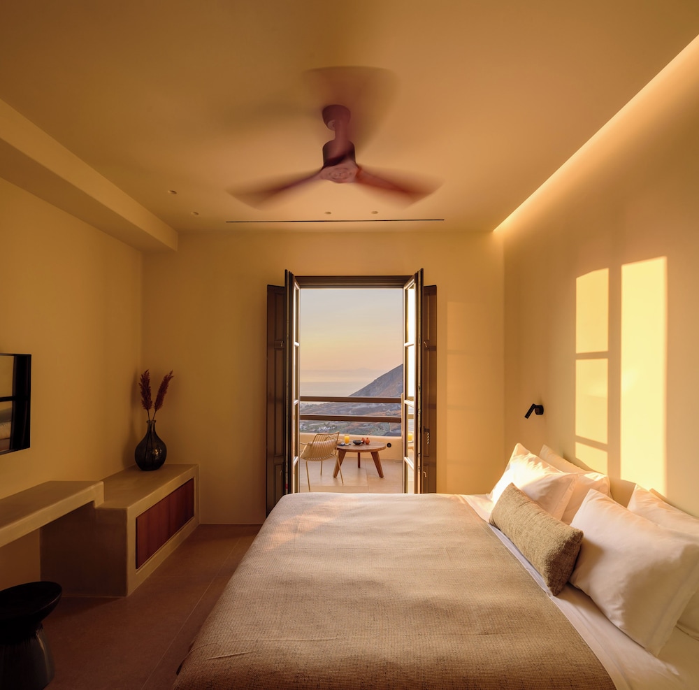 Elessa Hotel — Hotel rooms in Pyrgos Kallistis, South Aegean