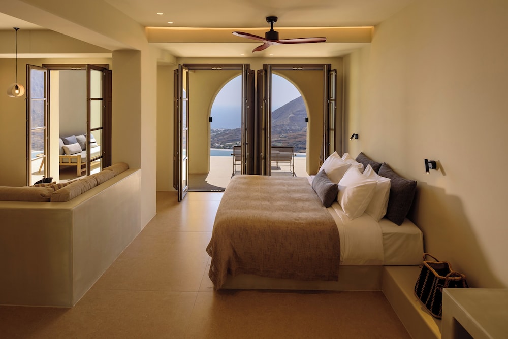 Elessa Hotel — Hotel rooms in Pyrgos Kallistis, South Aegean