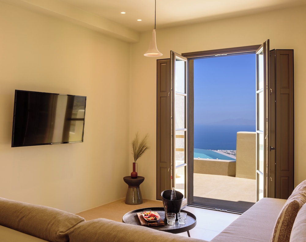 Elessa Hotel — Hotel rooms in Pyrgos Kallistis, South Aegean