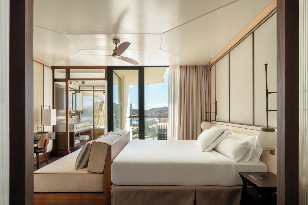 BLESS Ibiza The Site - Preferred Hotels & Resorts, Legend Collection — Hotel rooms in Playa d'en Bossa, Balearic Islands