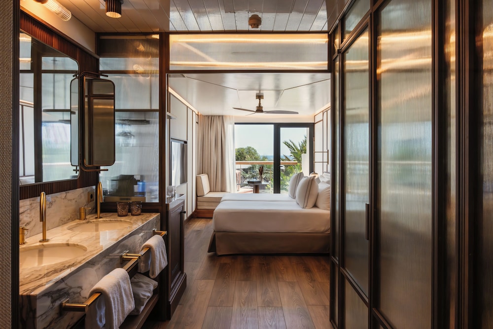 BLESS Ibiza The Site - Preferred Hotels & Resorts, Legend Collection — Hotel rooms in Playa d'en Bossa, Balearic Islands