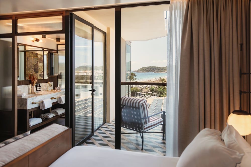BLESS Ibiza The Site - Preferred Hotels & Resorts, Legend Collection — Hotel rooms in Playa d'en Bossa, Balearic Islands