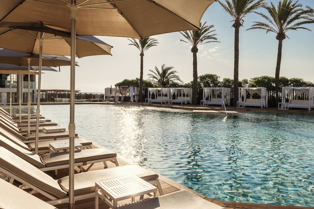 BLESS Ibiza The Site - Preferred Hotels & Resorts, Legend Collection — Swimming pool in Playa d'en Bossa, Balearic Islands