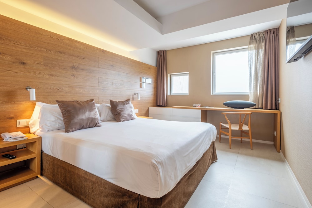 Leonardo Boutique Mallorca Port Portals - Adults Only — Hotel rooms in Portals Nous, Balearic Islands
