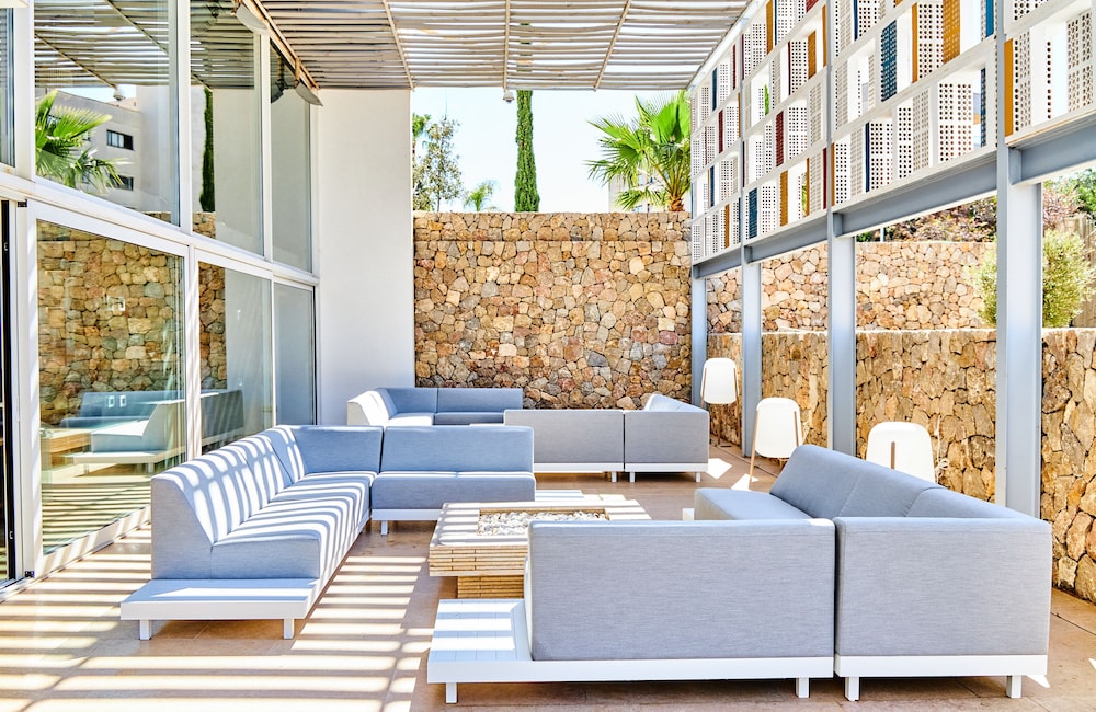 Leonardo Boutique Mallorca Port Portals - Adults Only — Restaurant & bars in Portals Nous, Balearic Islands