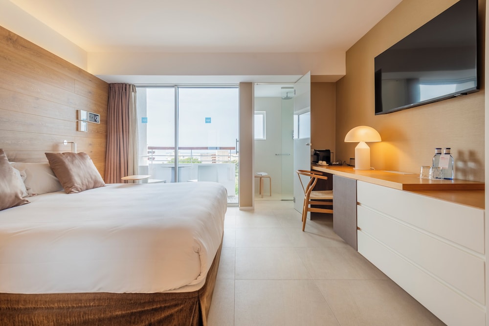 Leonardo Boutique Mallorca Port Portals - Adults Only — Hotel rooms in Portals Nous, Balearic Islands
