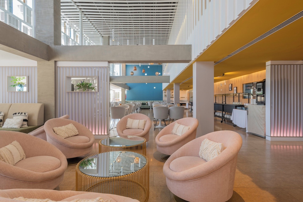Leonardo Boutique Mallorca Port Portals - Adults Only — Restaurant & bars in Portals Nous, Balearic Islands