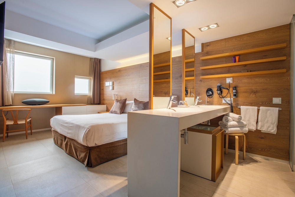 Leonardo Boutique Mallorca Port Portals - Adults Only — Hotel rooms in Portals Nous, Balearic Islands