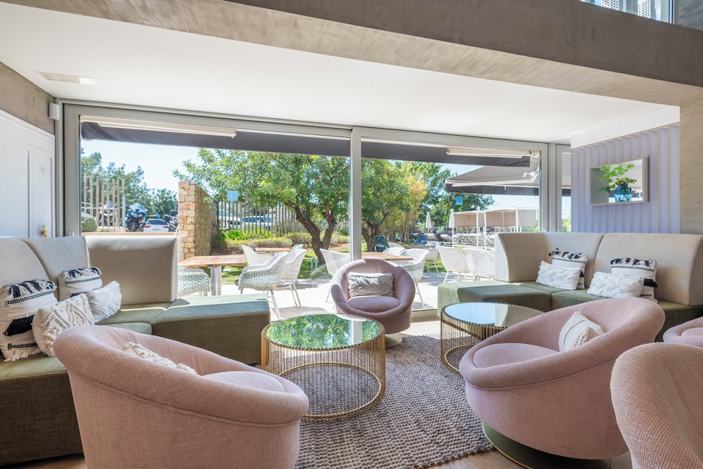Leonardo Boutique Mallorca Port Portals - Adults Only — Restaurant & bars in Portals Nous, Balearic Islands