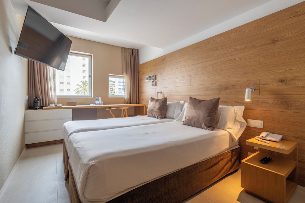 Leonardo Boutique Mallorca Port Portals - Adults Only — Hotel rooms in Portals Nous, Balearic Islands