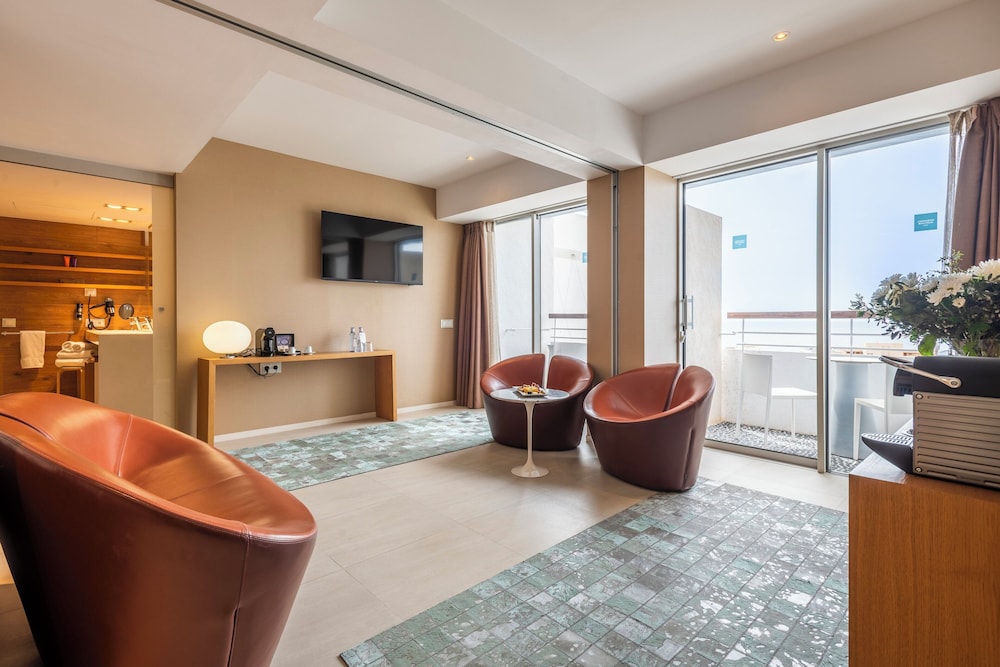 Leonardo Boutique Mallorca Port Portals - Adults Only — Hotel rooms in Portals Nous, Balearic Islands