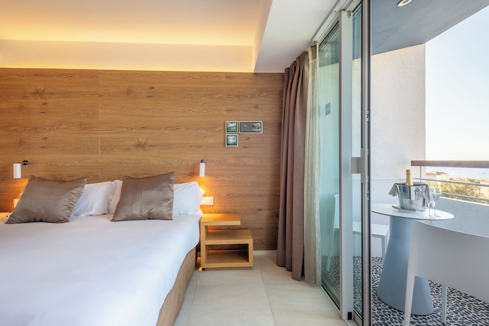 Leonardo Boutique Mallorca Port Portals - Adults Only — Hotel rooms in Portals Nous, Balearic Islands