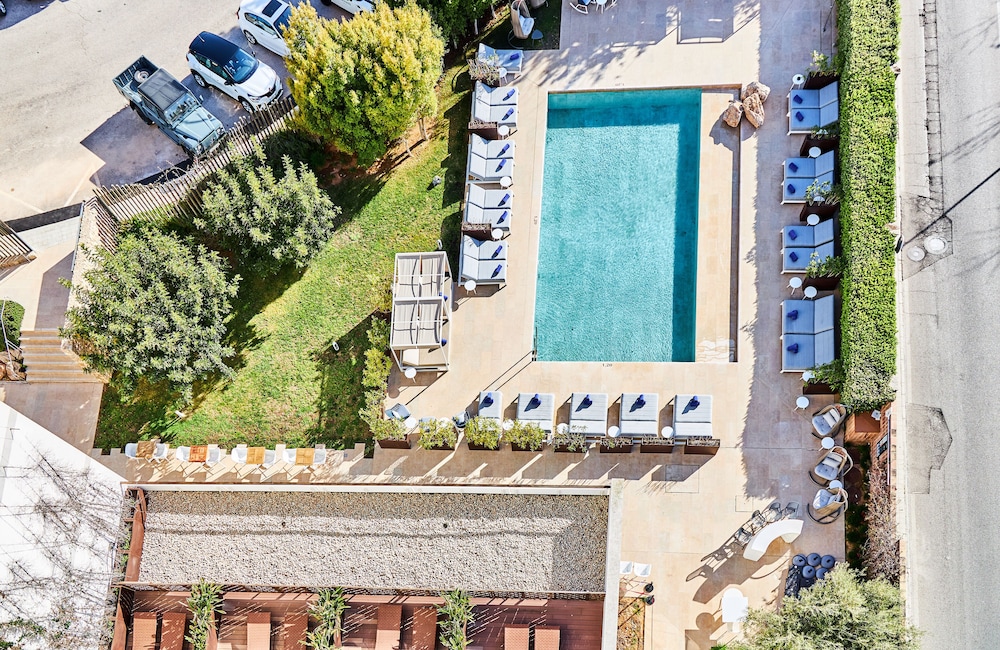 Leonardo Boutique Mallorca Port Portals - Adults Only — Swimming pool in Portals Nous, Balearic Islands