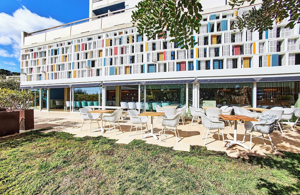 Leonardo Boutique Mallorca Port Portals - Adults Only — Restaurant & bars in Portals Nous, Balearic Islands