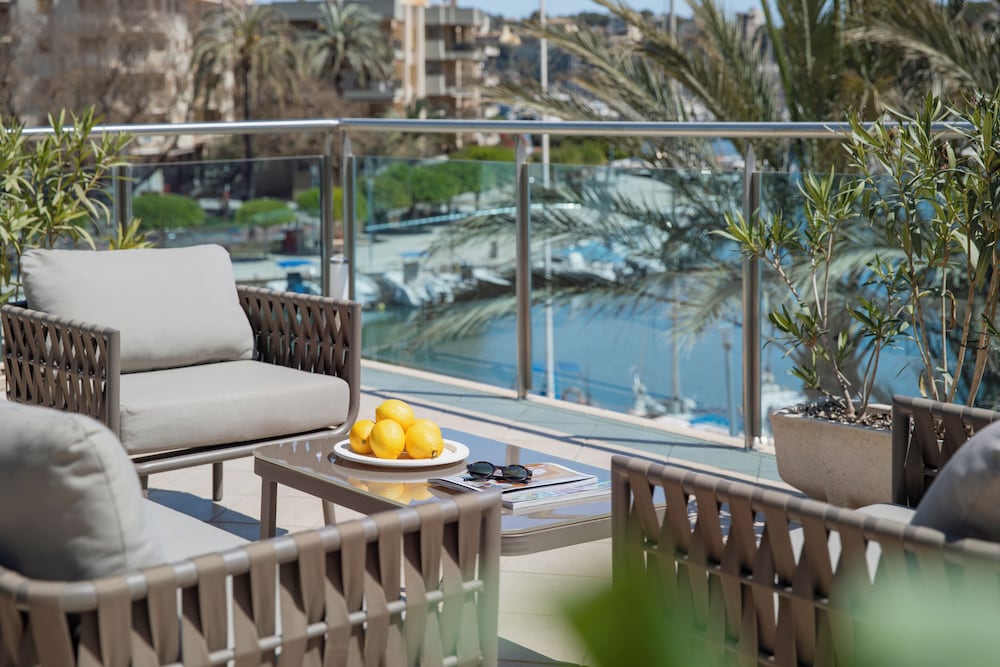 Portodrach Aparthotel & Suites — Hotel rooms in Porto Cristo, Balearic Islands