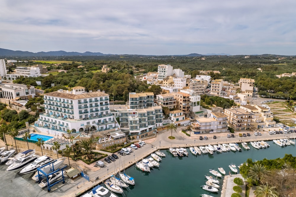 Portodrach Aparthotel & Suites — Main photo in Porto Cristo, Balearic Islands