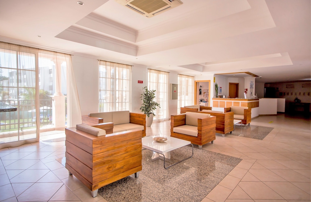 Aqua Mar Albufeira — Hotel building in Albufeira, Faro