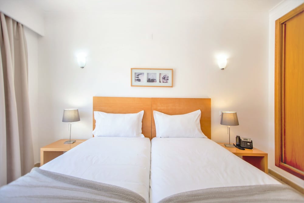 Aqua Mar Albufeira — Hotel rooms in Albufeira, Faro