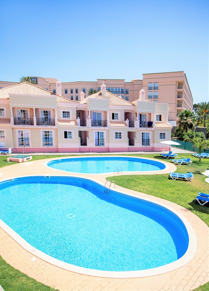Aqua Mar Albufeira — Main photo in Albufeira, Faro
